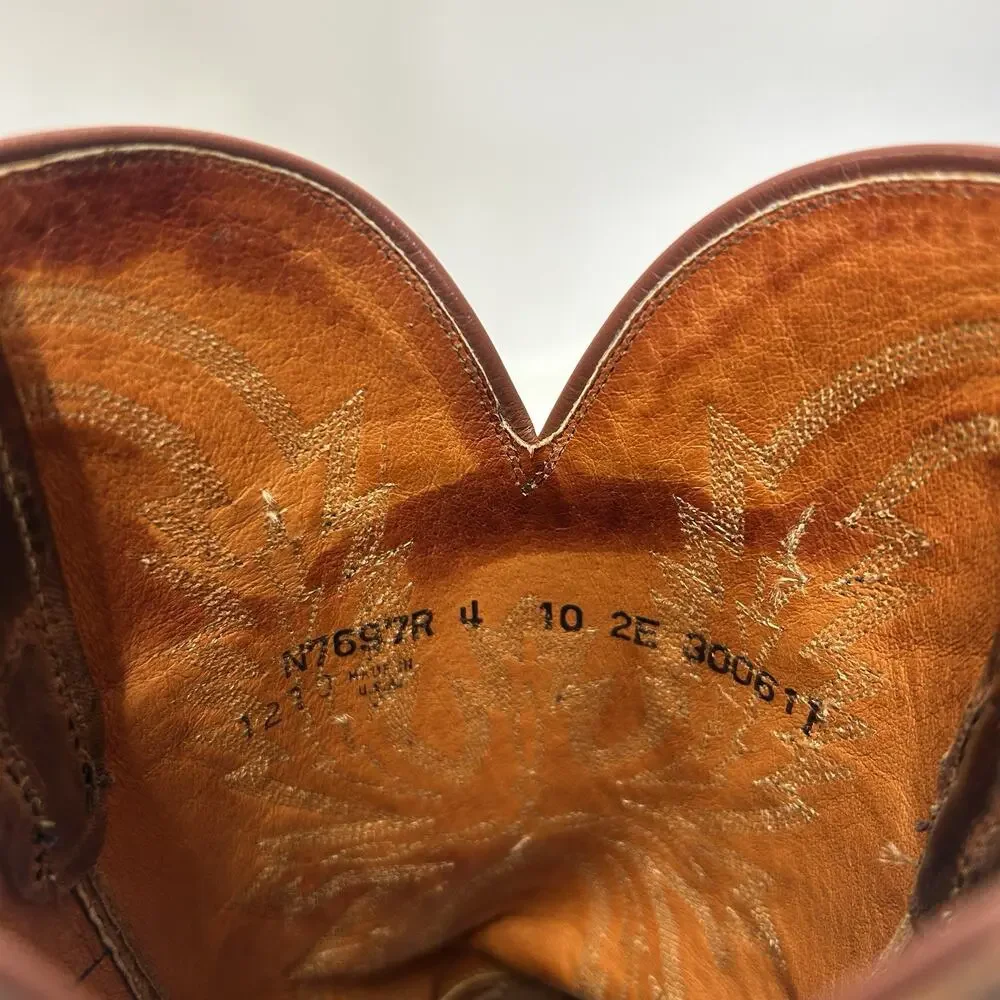Lucchese this item
